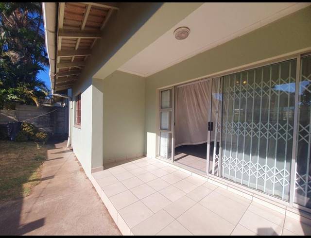 2 BEDROOM TOWNHOUSE FOR SALE IN UVONGO
